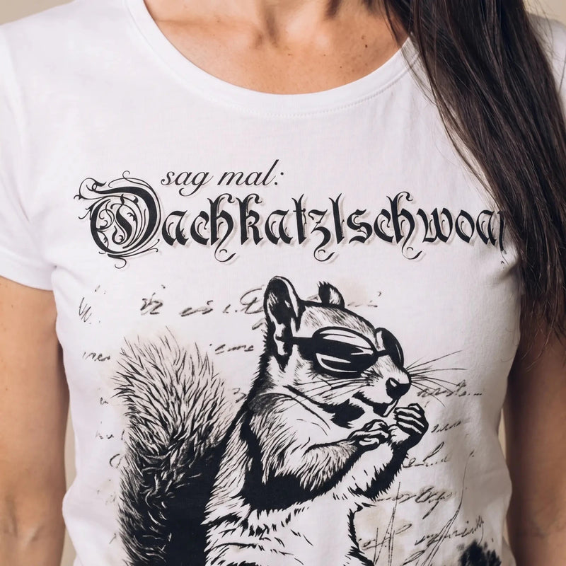 DORLE Damen-Shirt Weiß Druckdetail am Model – Hangowear