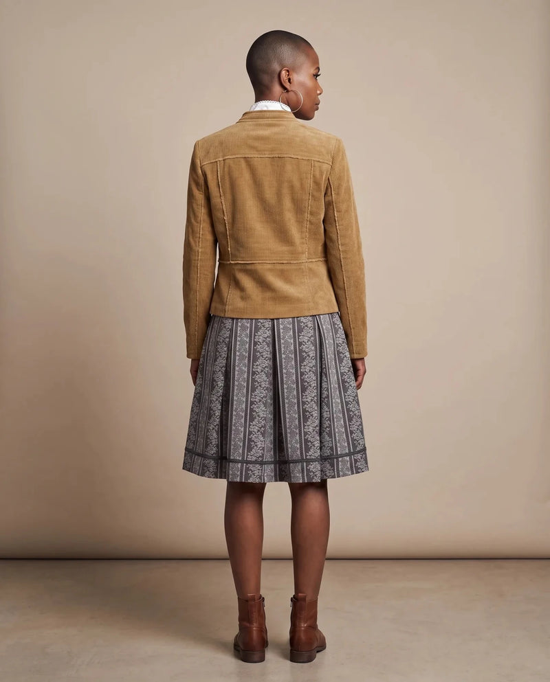 FIRENZE CORD Damen-Jacke Hellbraun am Model, Rückansicht – Hangowear