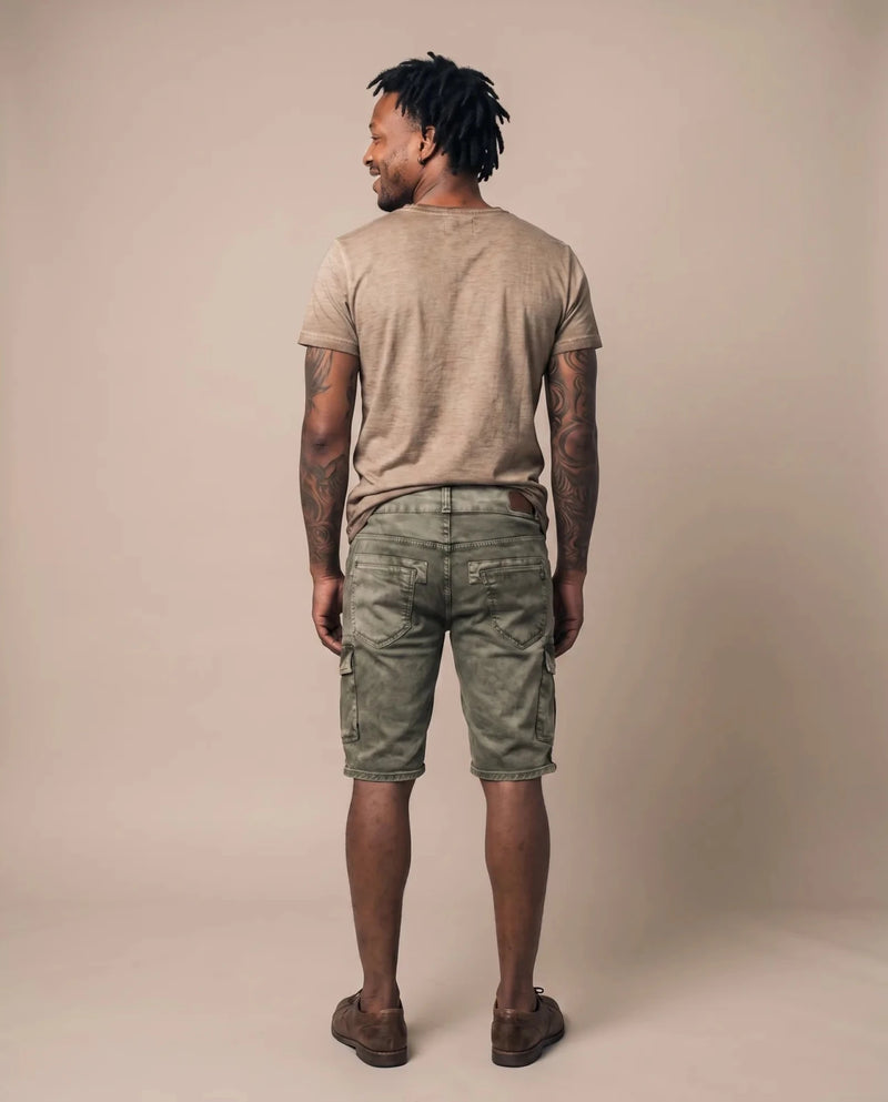 HECTOR CARGO Herren-Hose Army am Model, Rückansicht – Hangowear