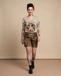 MAXIM Damen-Shirt Beige am Model in Bewegung – Hangowear