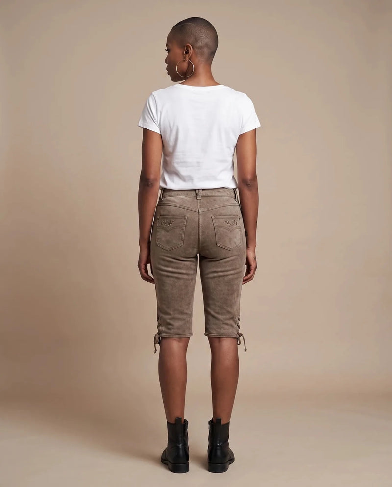 OVIDA BERMUDA Damen-Hose Schlamm am Model, Rückansicht – Hangowear