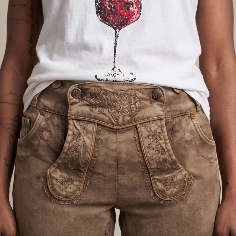 OVIDA KNIEBUND Damen-Hose Schlamm Detailansicht am Model – Hangowear