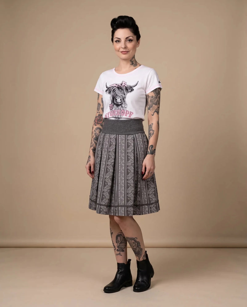 QUENTAYA WOMEN Damen-Shirt Weiß am Model, Vorderansicht – Hangowear