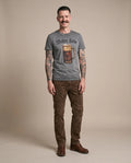 WAHRE LIEBE Herren-Shirt Grau am Model, Vorderansicht – Hangowear