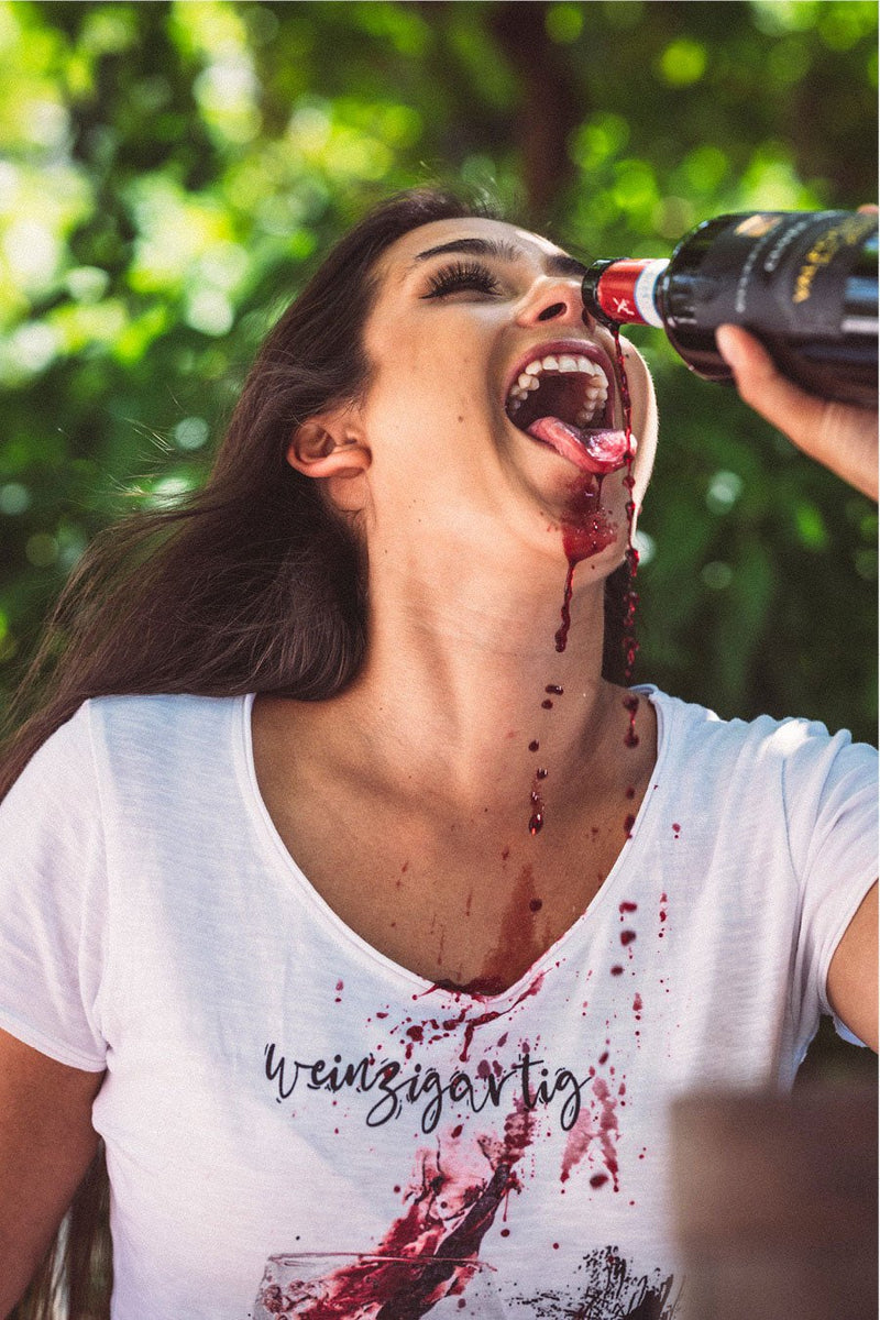 WEINZIGARTIG Hangowear Trachtenbluse Detailansicht – Einzigartiges Wiesn Outfit Damen