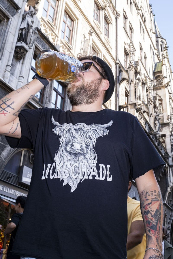 MODELL: QANI MEN - T-Shirts & Polos - Trachtenflirt