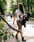 DORLE Damen-Shirt Weiß am Model auf der Allee – Hangowear