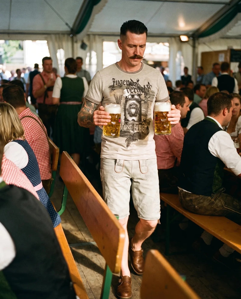DURST BLEIBT Herren-Shirt Grau am Model im Festzelt – Hangowear