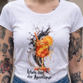 FENJA Damen-Shirt Weiß Druckdetail am Model – Hangowear