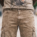 HECTOR CARGO Herren-Hose Schlamm Detailansicht am Model – Hangowear