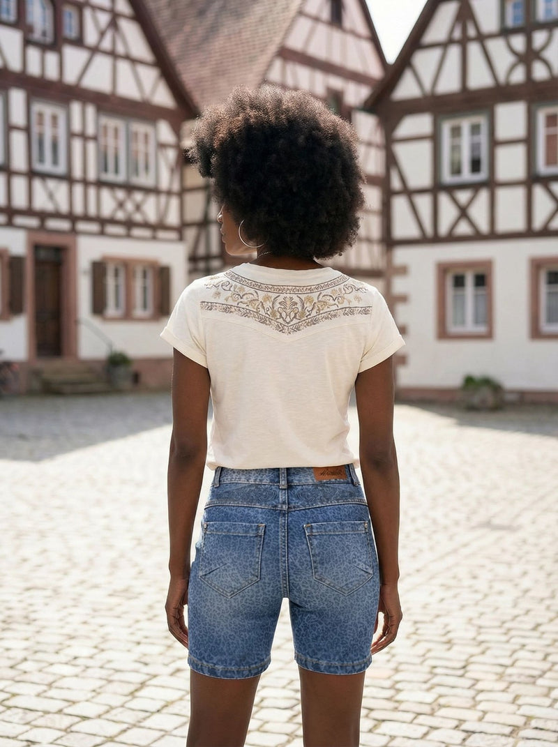 HENDRINA DENIM LEO Detailansicht Rücken – Hangowear Damen Trachten-Jeans Leo