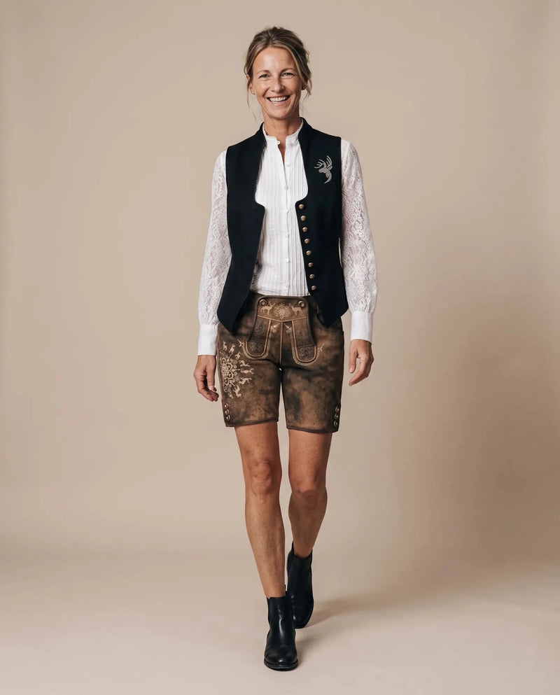 JAMILA SCHWARZ Damen-Weste Schwarz am Model in Bewegung – Hangowear