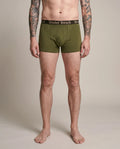 KIRK Herren-Wäsche Oliv am Model, Vorderansicht – Hangowear