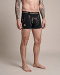 KIRK Herren-Wäsche Schwarz am Model in Bewegung – Hangowear