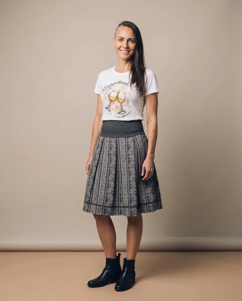 MARGA Damen-Shirt Weiß am Model, Vorderansicht – Hangowear