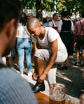 OVIDA BERMUDA Damen-Hose Hellgrau am Model im Biergarten – Hangowear