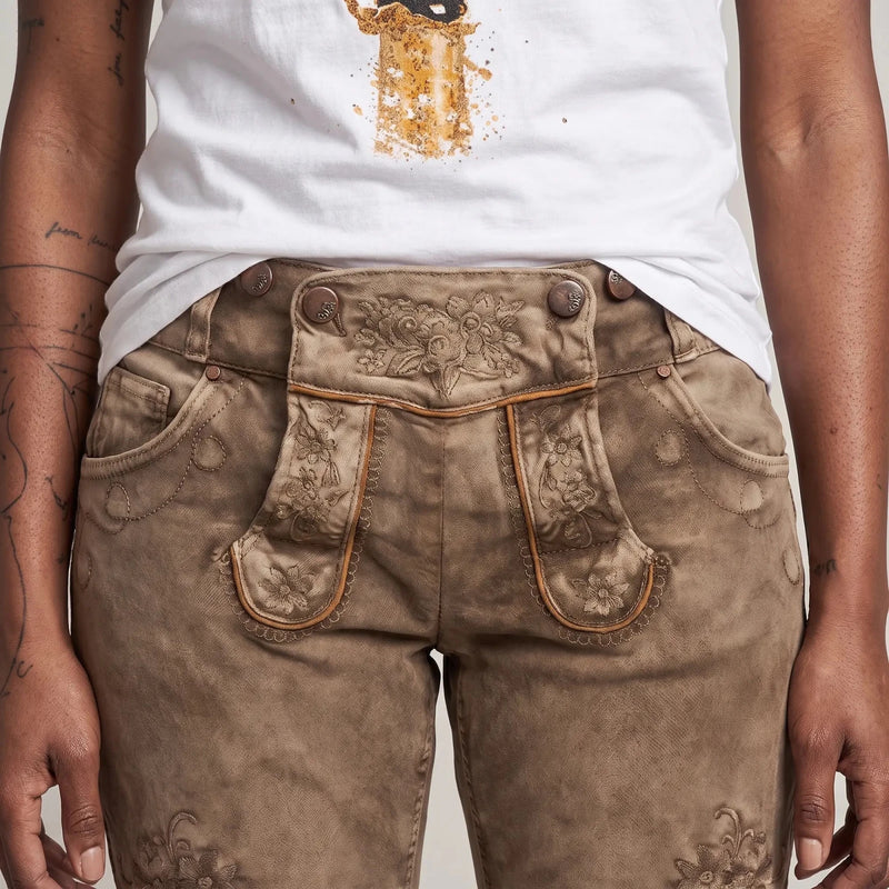 OVIDA BERMUDA Damen-Hose Schlamm Detailansicht am Model – Hangowear