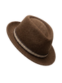 MODELL: TRILBY DAVIS
