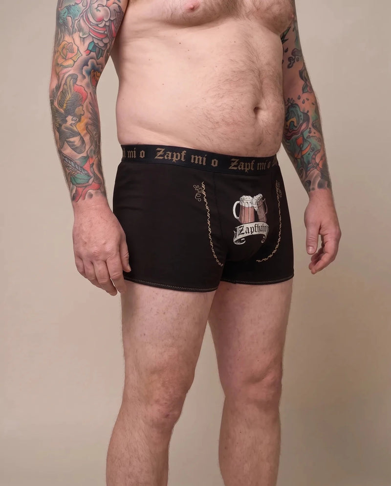 ZAPFHAHN Herren-Wäsche Schwarz am Model in Bewegung – Hangowear