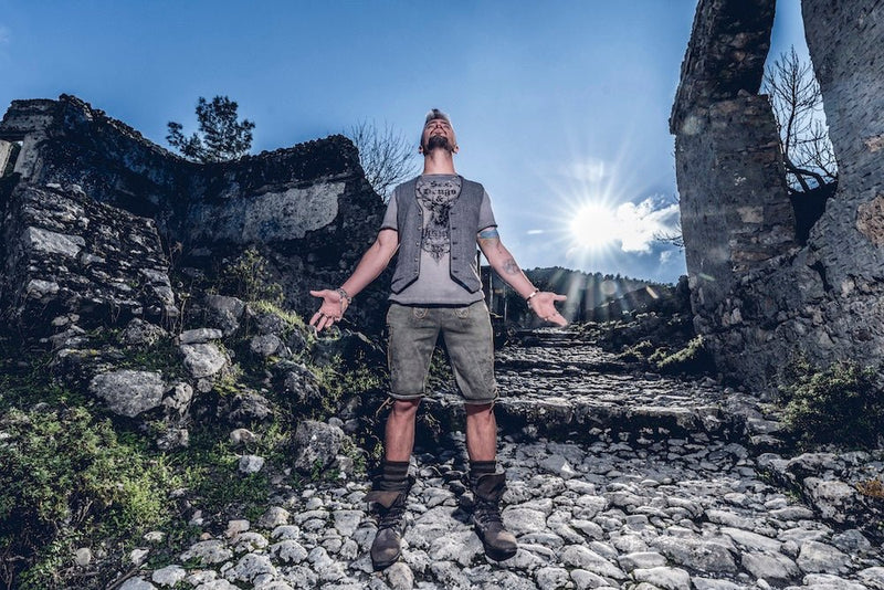 RALKO Herren Trachten-Lederhose Detailansicht – Hangowear Trachtenmode Herren vegan